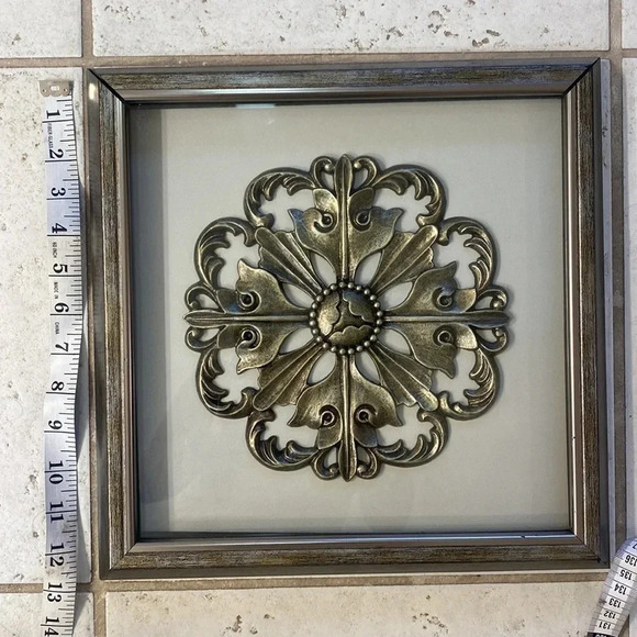 Scroll Raised design gold brushed picture design with frame - Picture 4 of 6